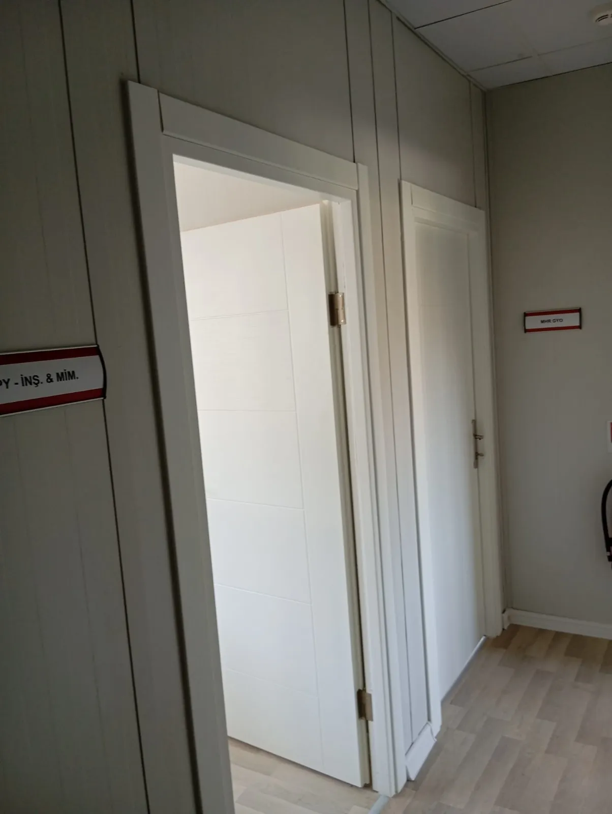 Prefabrik yemekhane iç mekân masa düzeni